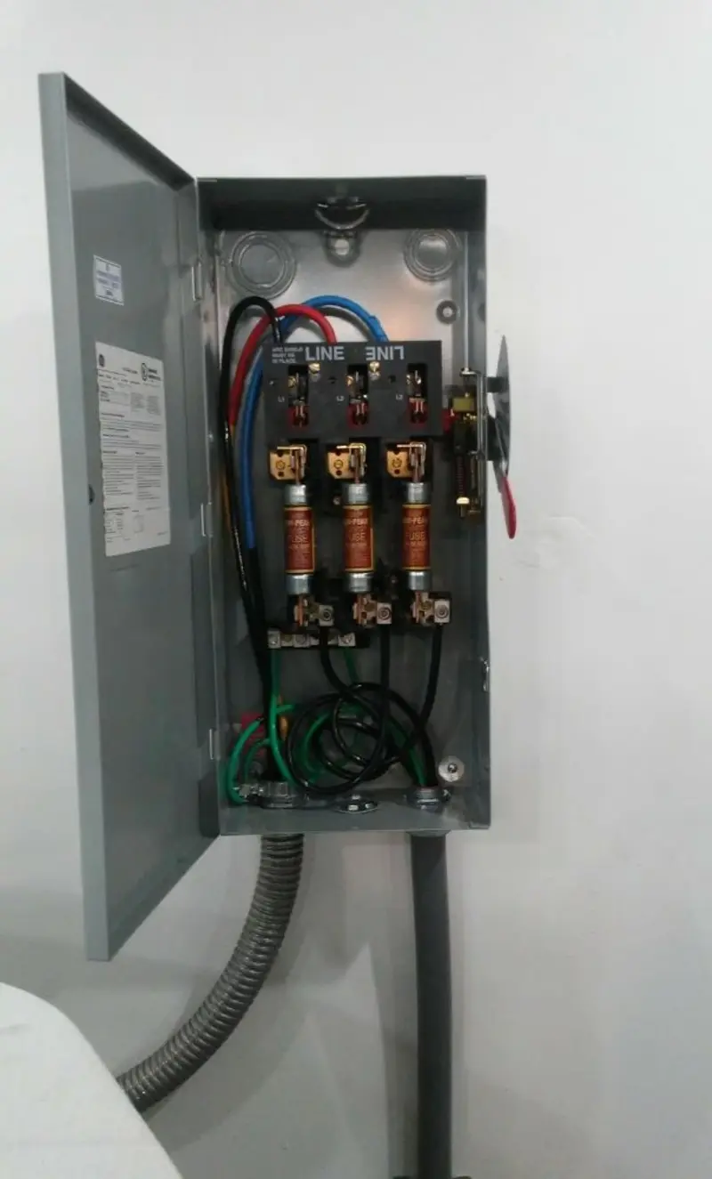 Three-phase disconnect switch installed for Smoke Detector Installation in Tucson Mountains